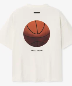 Alternative view of New York Knicks Fear of God x Barkley L. Hendricks Cream 90's T-Shirt