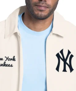 New York Yankees Starter White Franchise Full-Zip Jacket - Image 3
